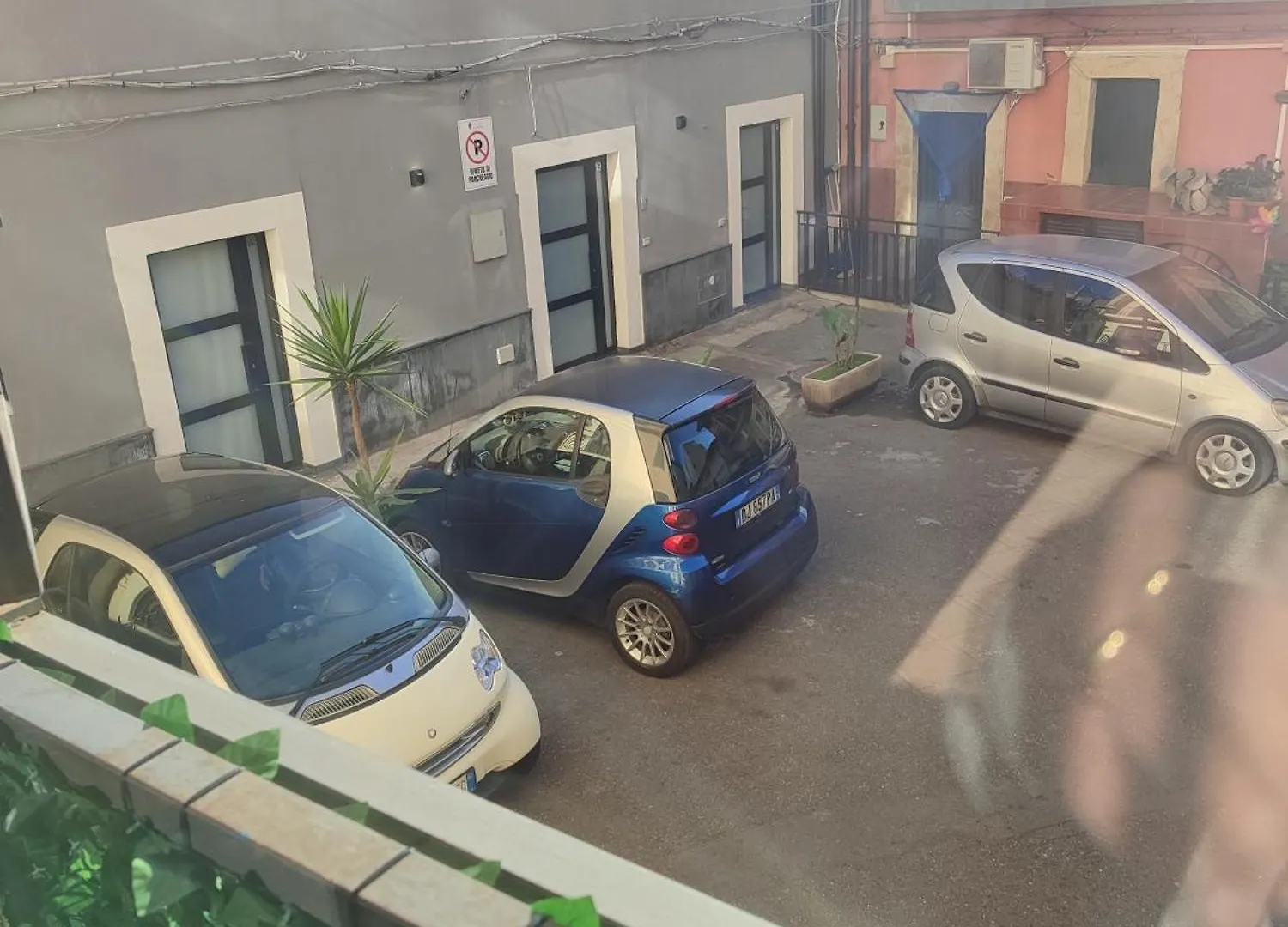 Le Case Del Cortile 3 Catania 0*,  Italia